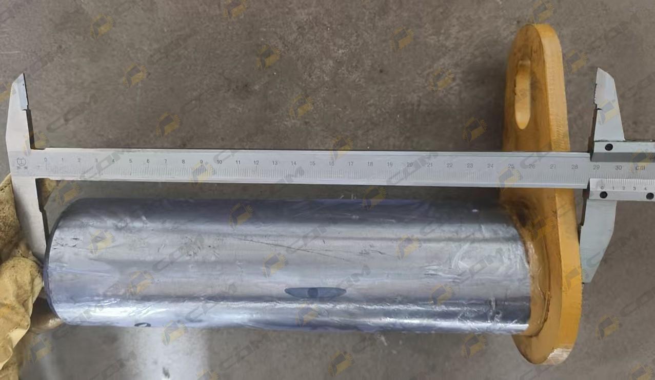 Палец крепления цилиндра стрелы к раме D=80 L=293 Z5G.6.3/252100574