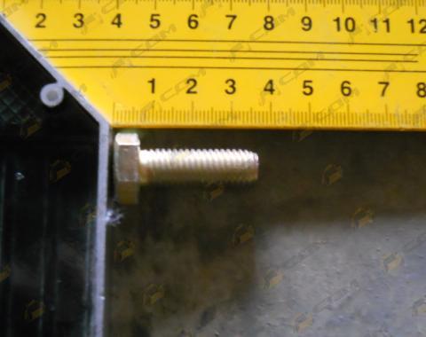 Болт крышки раздаточной коробки М10х30 HOWO