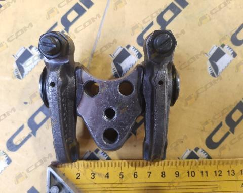 Коромысло в сборе с седлом D04-007-32+A